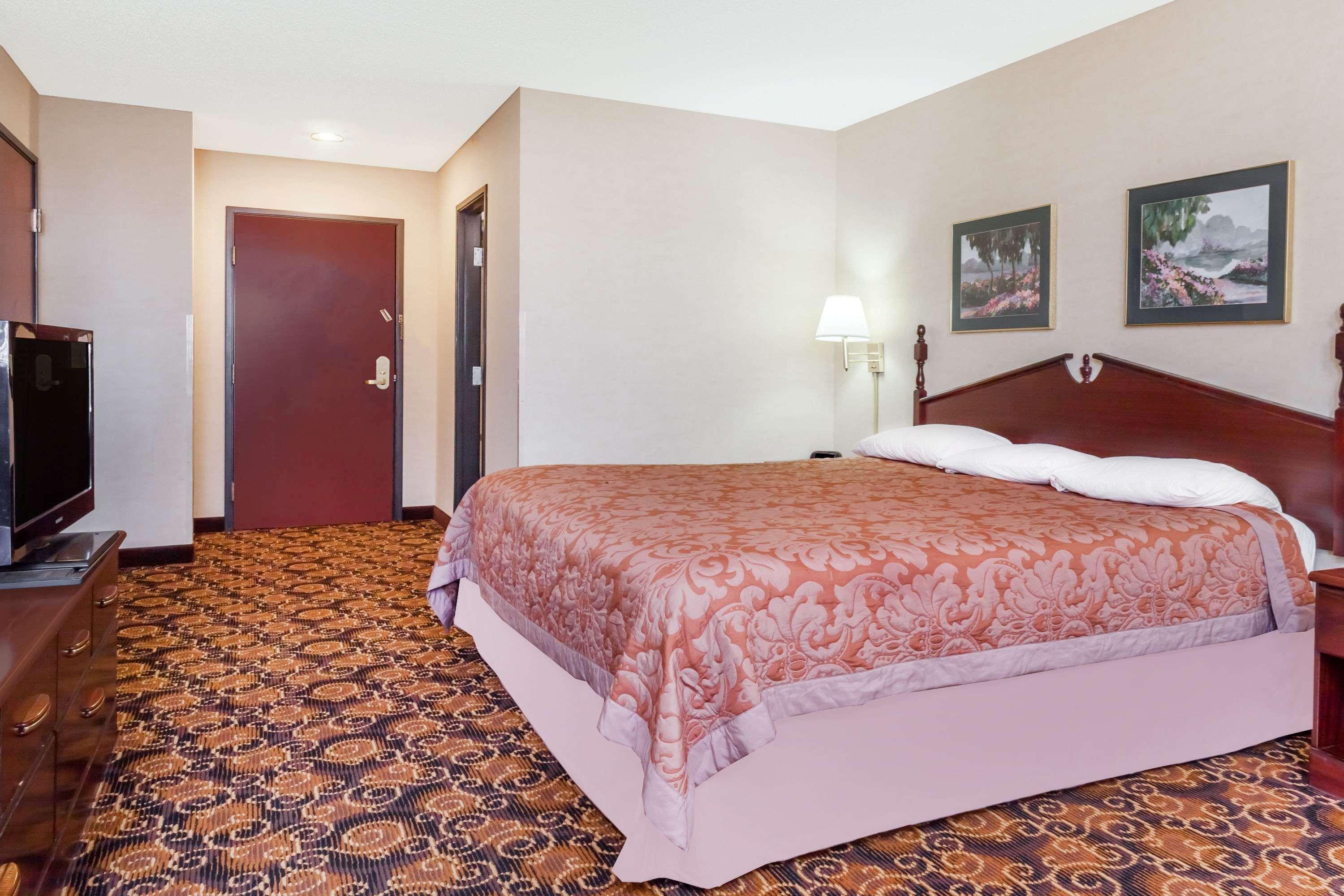 Stacer Super 8 By Wyndham Evansville North מראה חיצוני תמונה