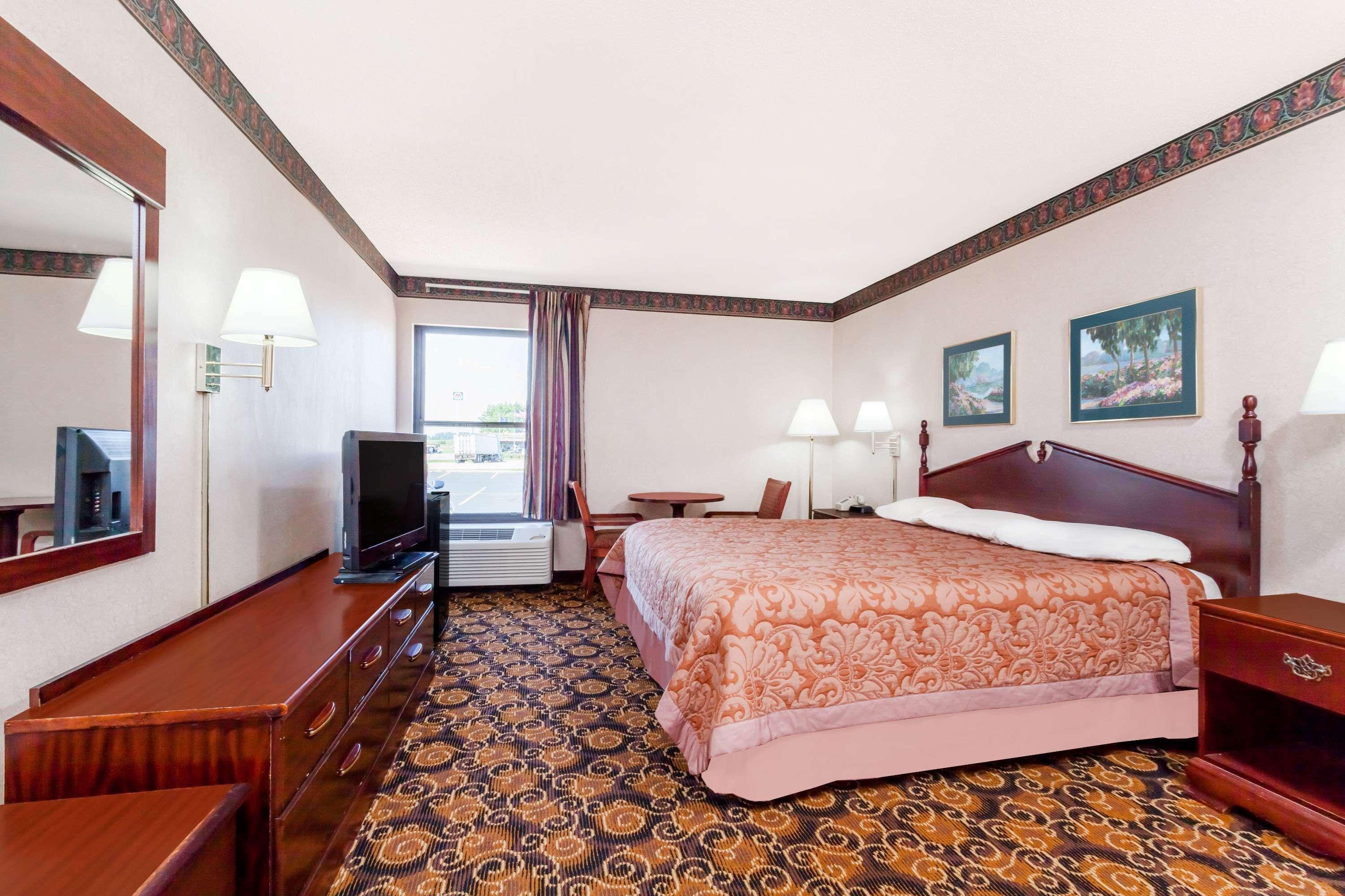 Stacer Super 8 By Wyndham Evansville North מראה חיצוני תמונה