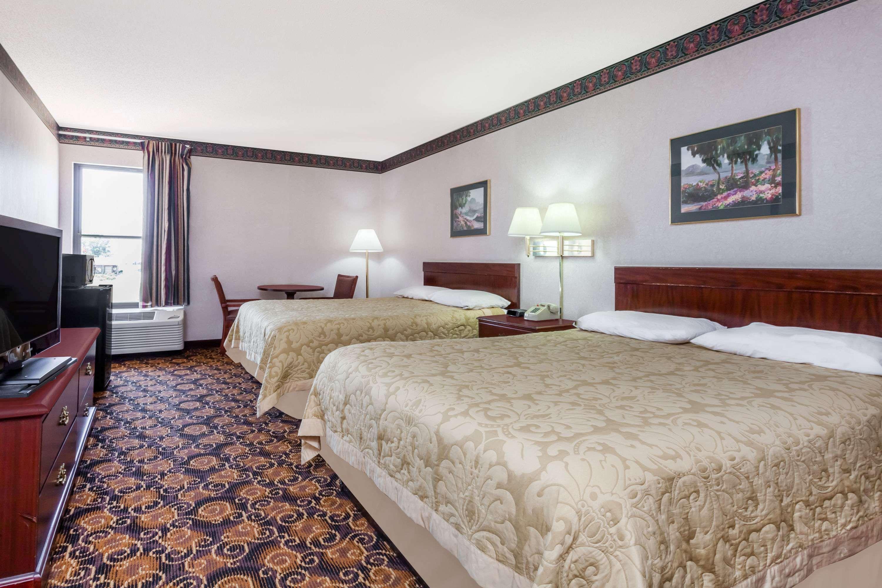 Stacer Super 8 By Wyndham Evansville North מראה חיצוני תמונה