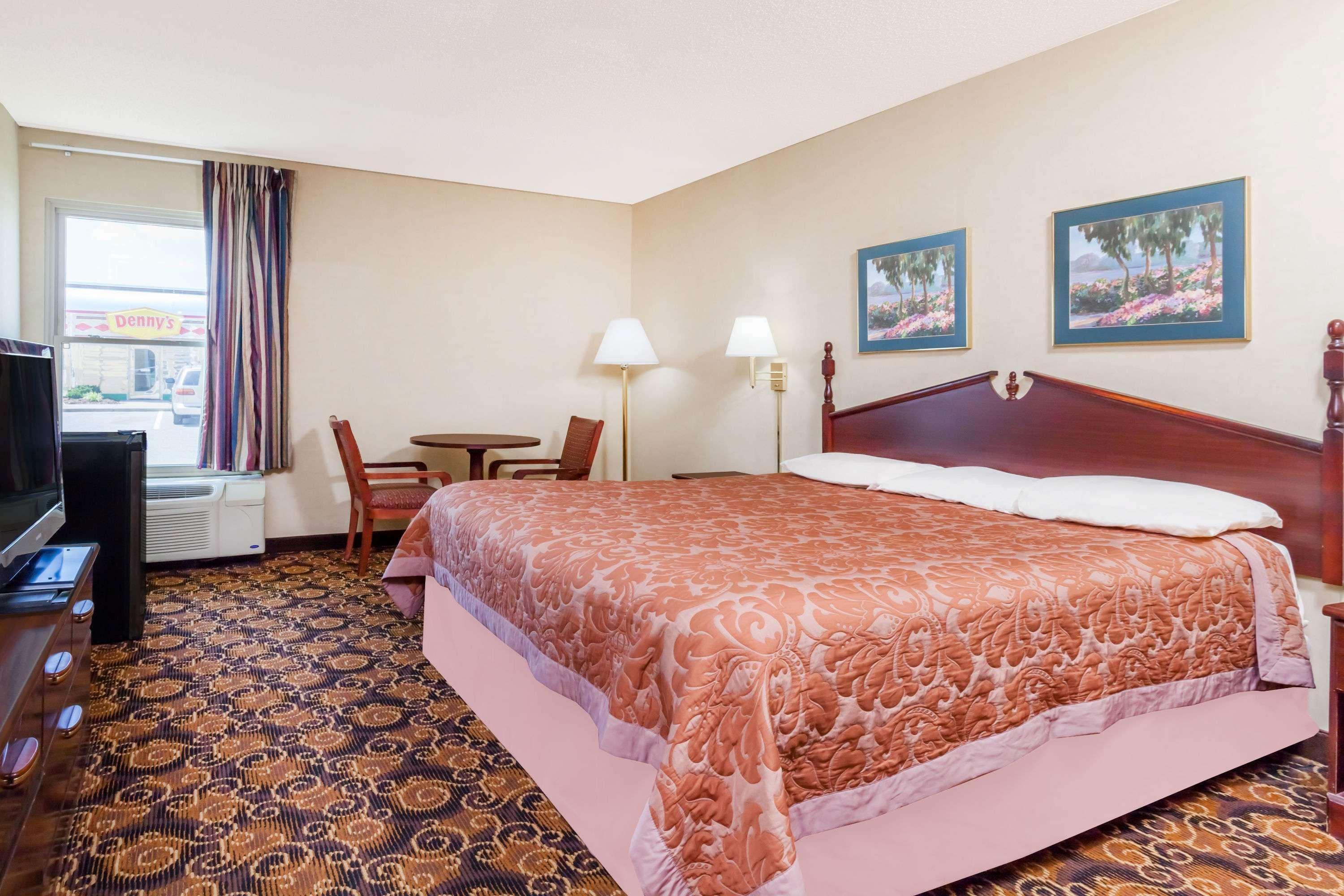 Stacer Super 8 By Wyndham Evansville North מראה חיצוני תמונה